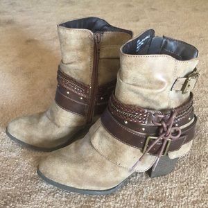 Tan/Brown Boots